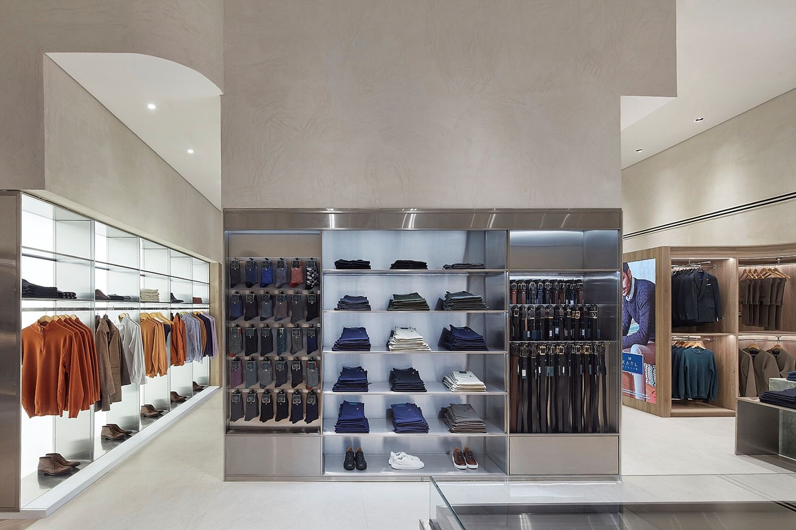 פרויקט תאורה - KARL STORE